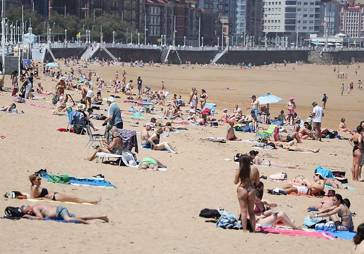El calor y los termómetros se disparan en Asturias: «Parece que estamos en agosto»