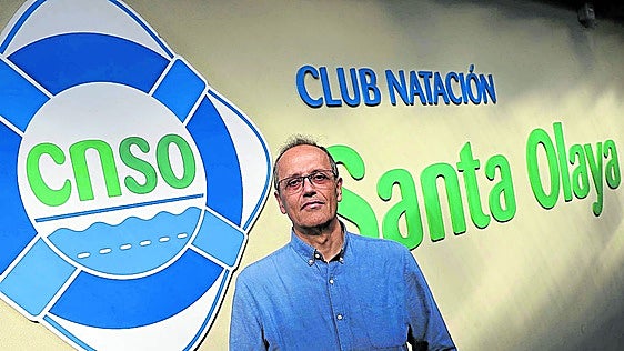 Emilio Núñez, director deportivo del Santa Olaya: «El Villa sirve de preparación para nadadores de toda España»