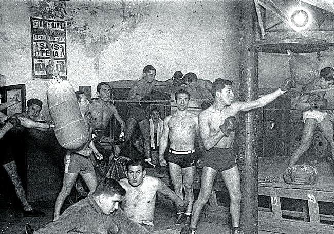 Entrenamiento de boxeo en el gimnasio de la calle Padilla (enero de 1934).