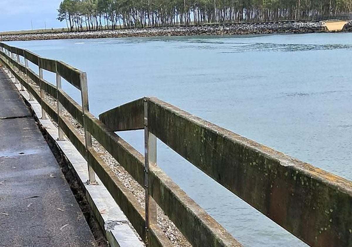 Villaviciosa exige también a Costas mejoras en la senda de El Puntal