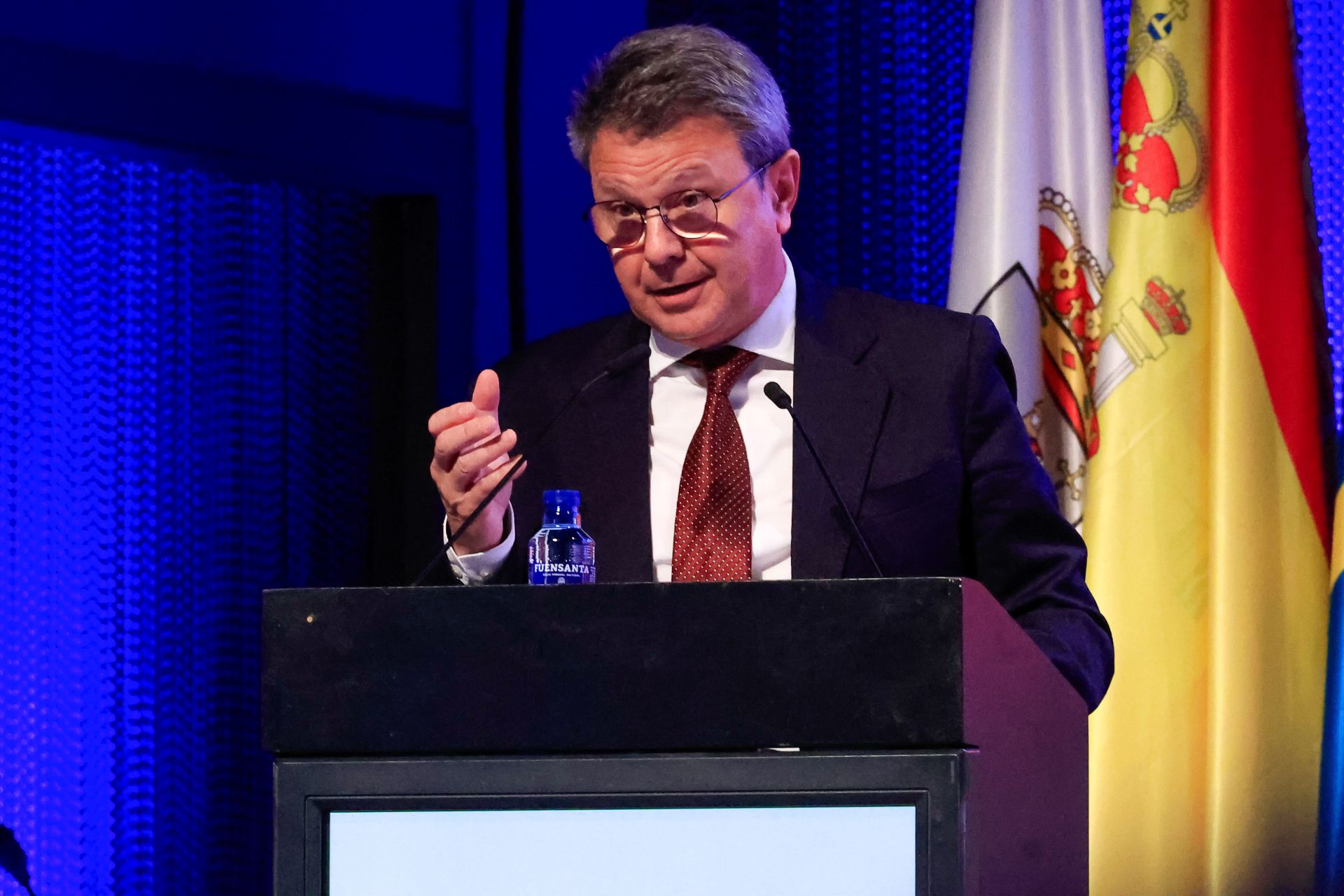 Santano pide «compresión» a la sociedad asturiana sobre el peaje del Huerna
