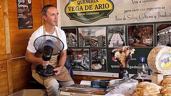 De abanicos a ventiladores: Asturias se sofoca en un caluroso domingo