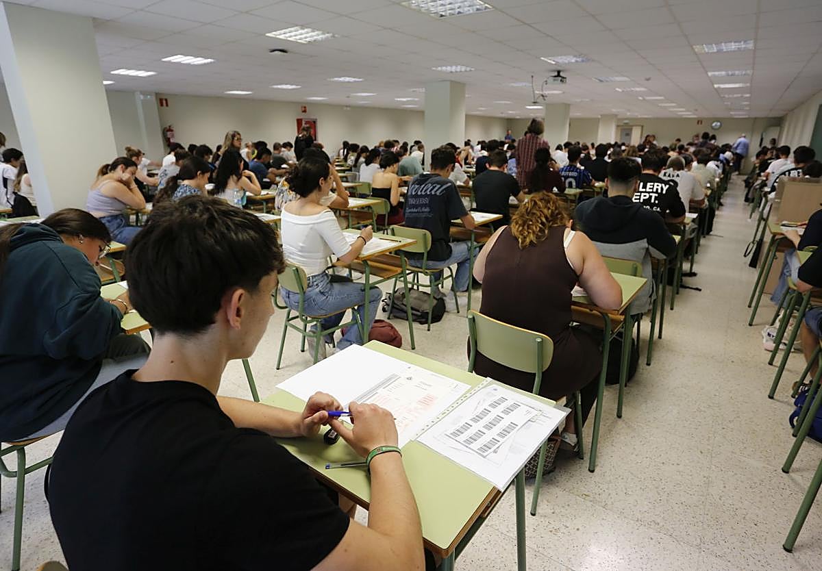 Novedades de la PAU en Asturias: habrá detectores de frecuencia nuevas sedes