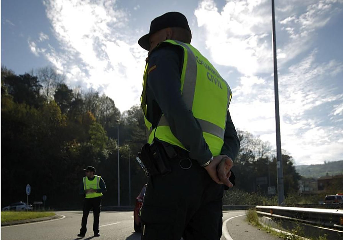 Queda en libertad provisional el hombre que amenazó a otro con una pistola de balines en Trubia
