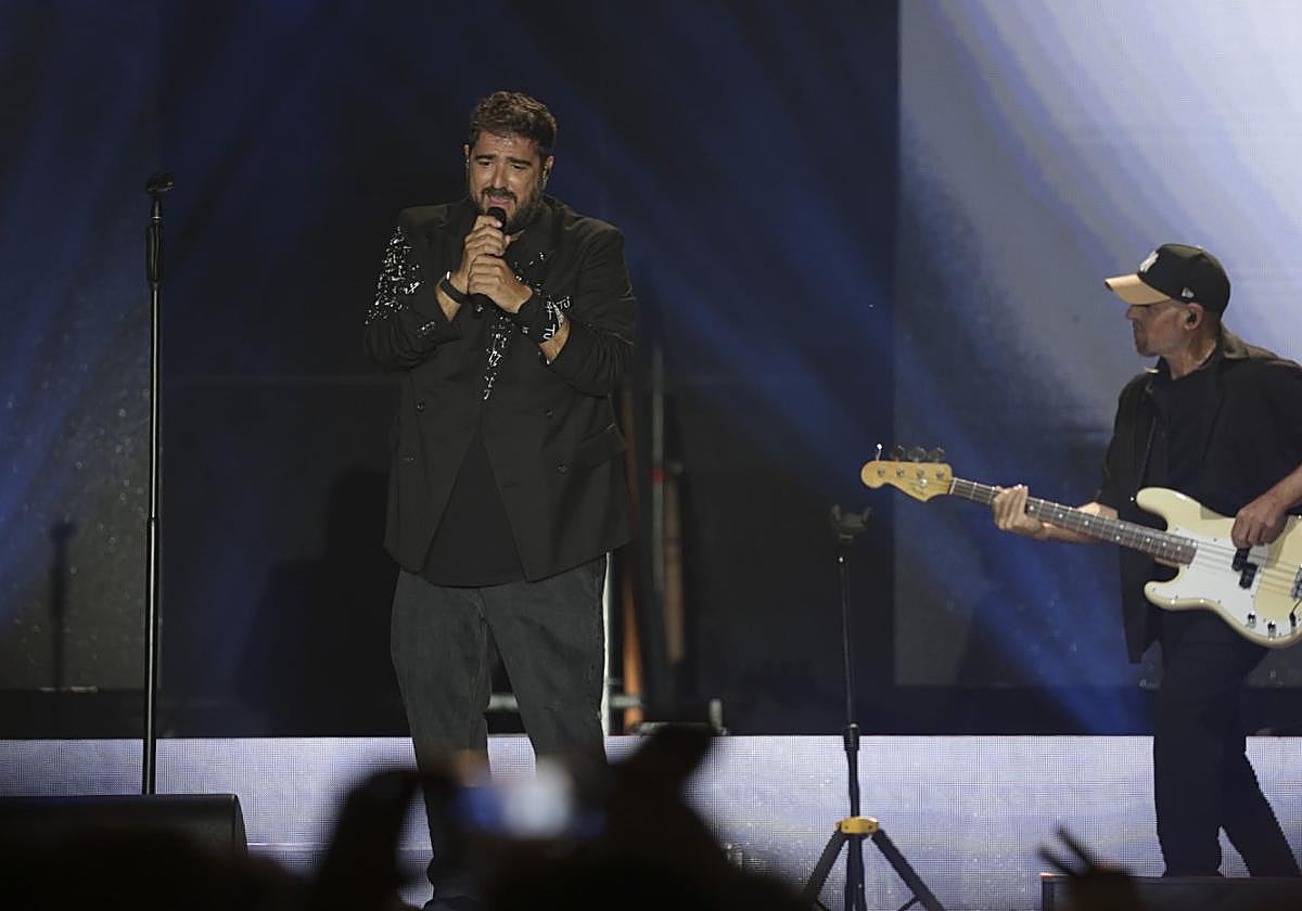 Antonio Orozco se entrega al calor de Gijón en el inicio de su nueva gira