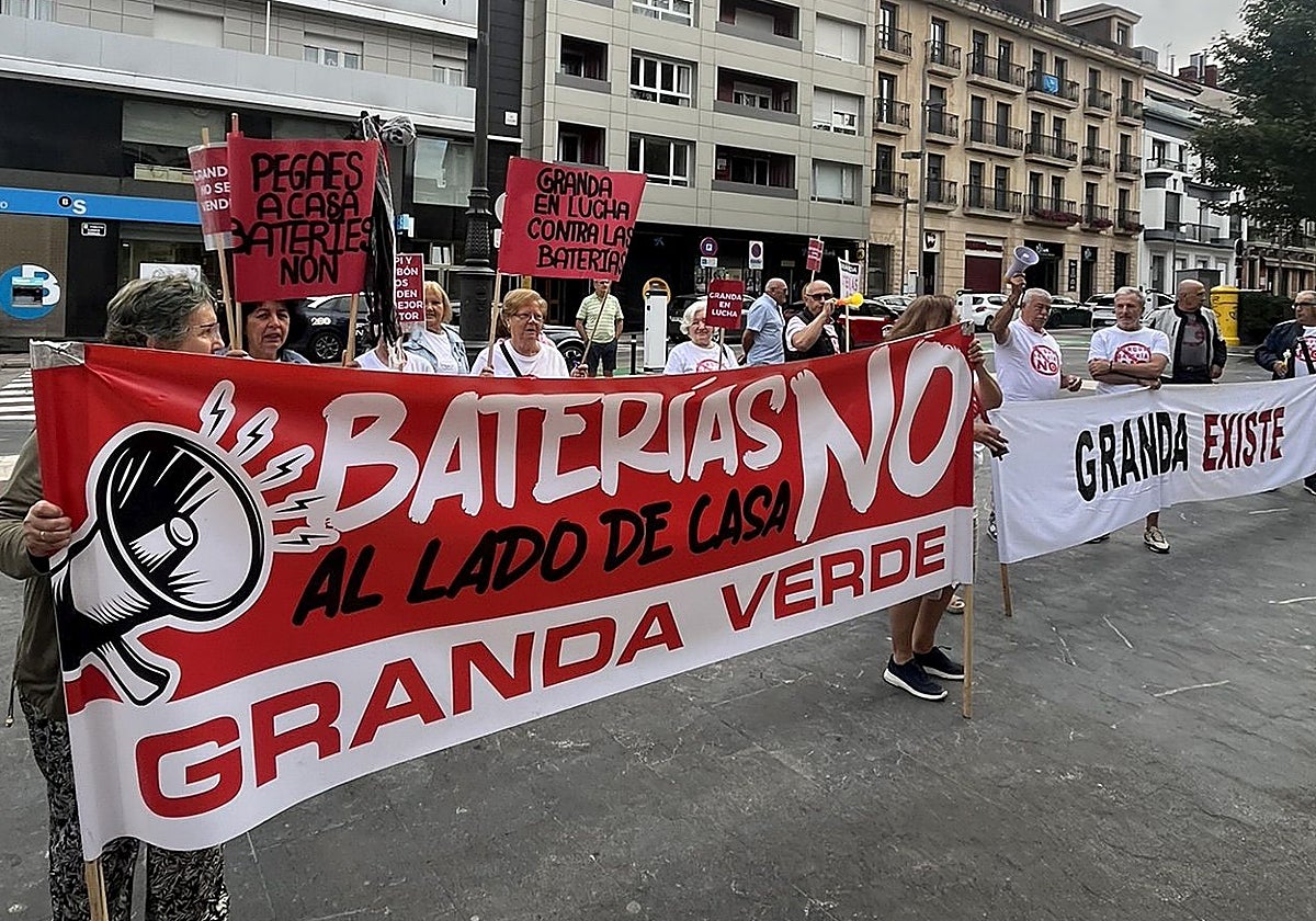 La empresa defiende el tercer parque de baterías en Granda: 