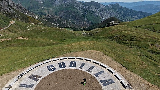 El mirador en Lena con vistas a Las Ubiñas: a más de 1.800 metros de altitud y listo en una semana