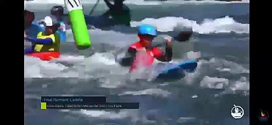 Nuevo éxito en el deporte avilesino: Lucas García, campeón de España de Kayak Cross cadete