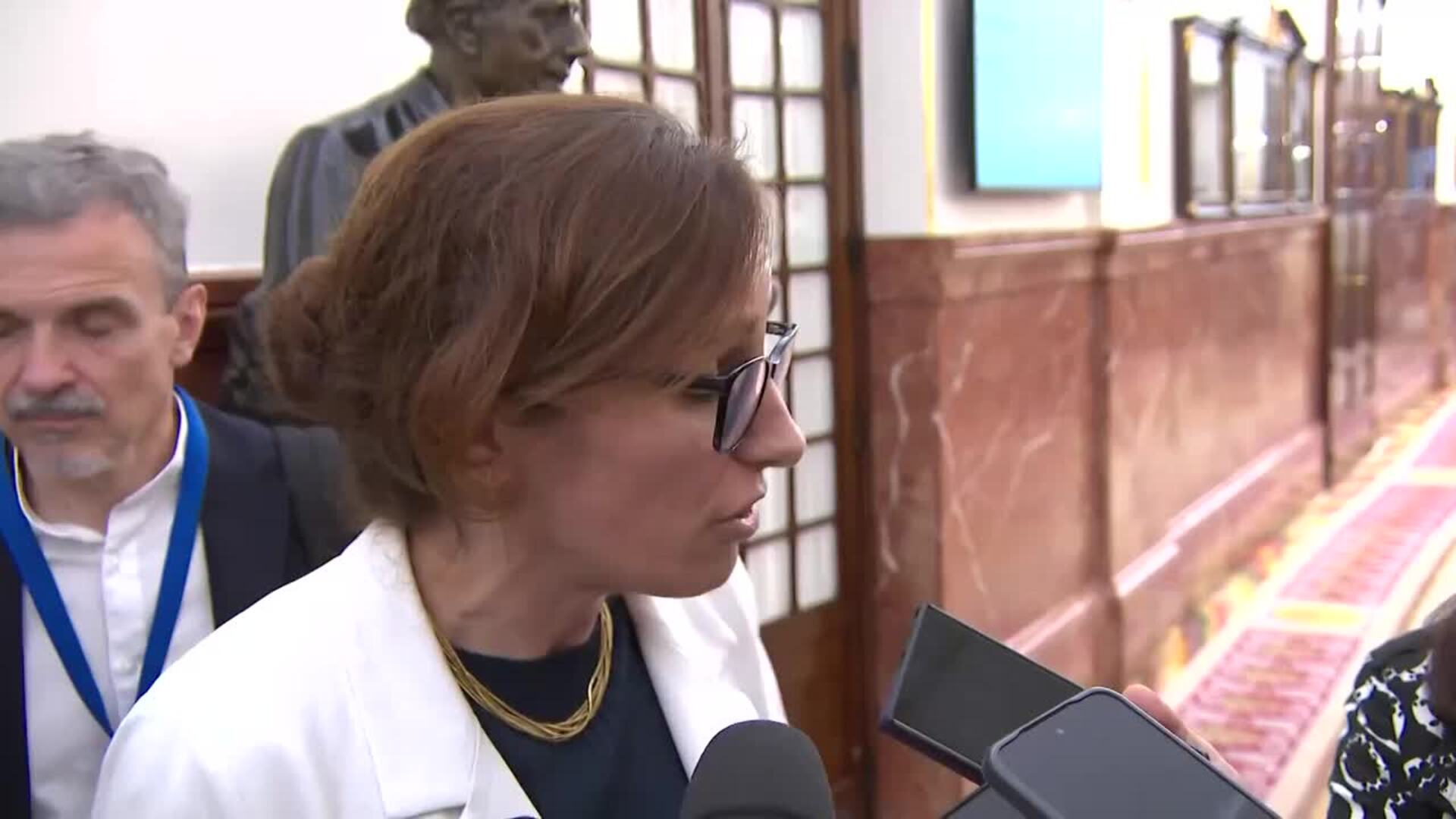 Mónica García subraya que las primarias no son un debate a tener "frente a las cámaras"