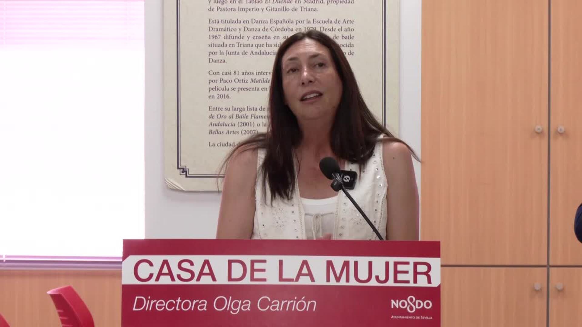 Junta y Ayuntamiento abren la Casa de la Mujer en memoria de la directora del IAM Olga Carrión
