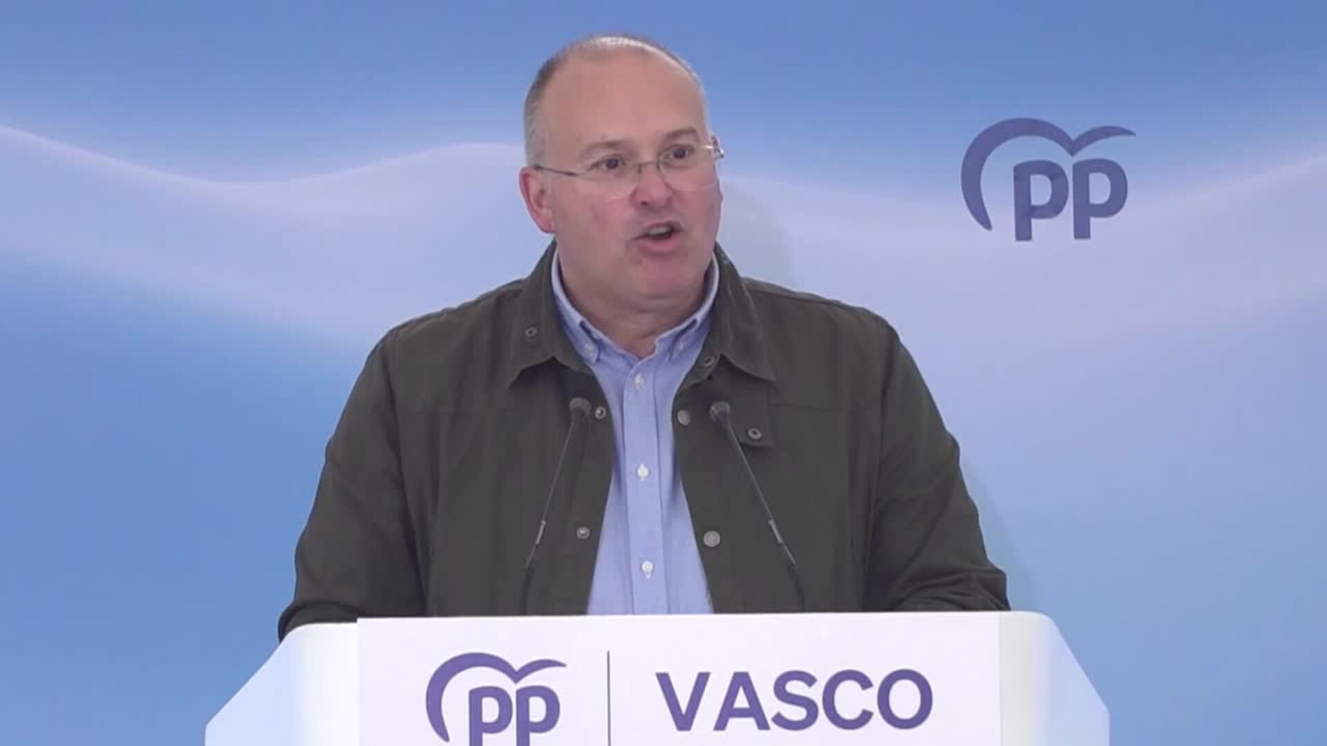 Tellado pide al PNV que retire su apoyo al "capo" de Sánchez