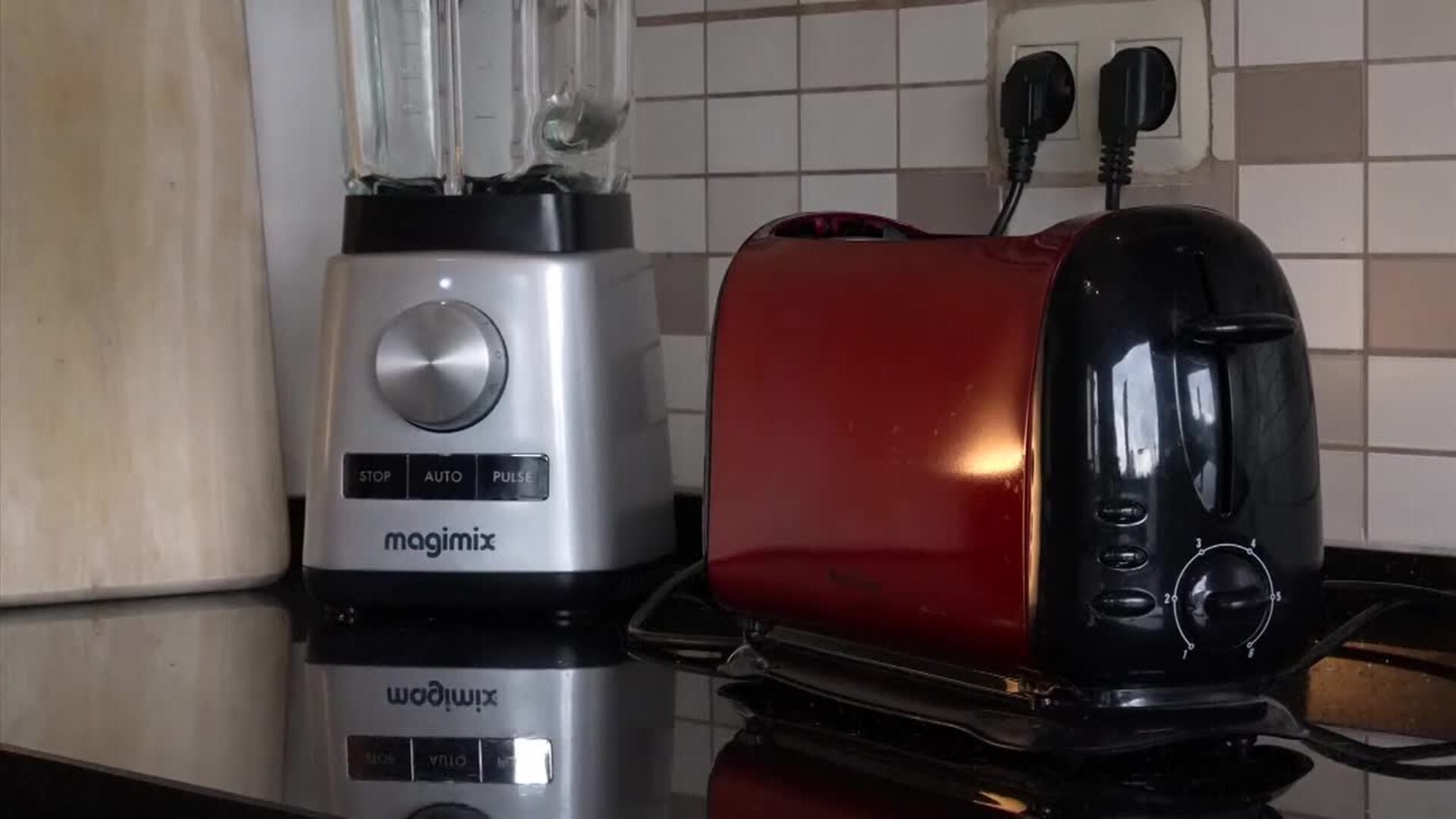 La rebaja del IVA y otros impuestos a la luz y el gas decaen este lunes