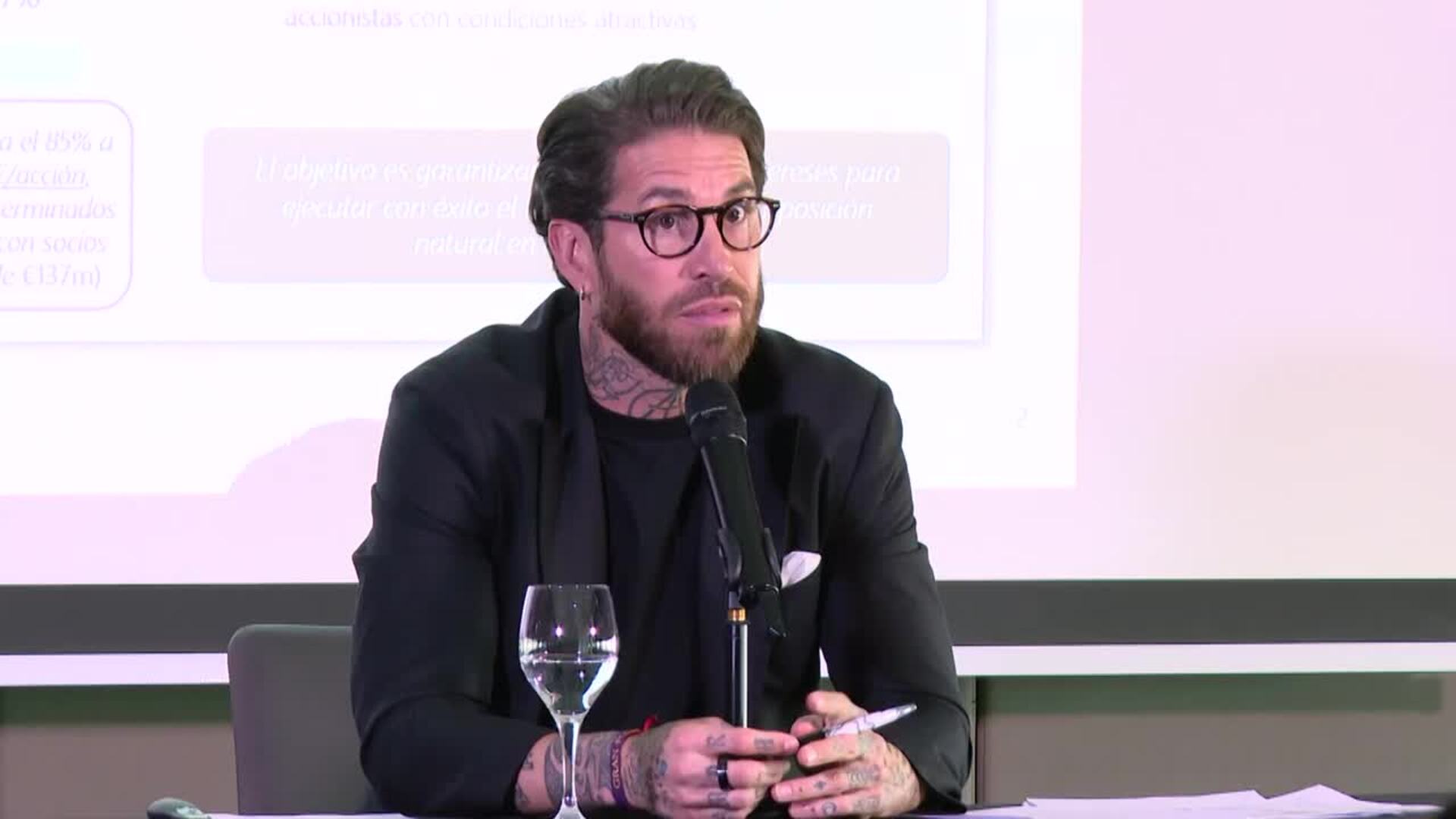 Sergio Ramos asegura que quiere "seguir negociando" la compra del Sevilla FC