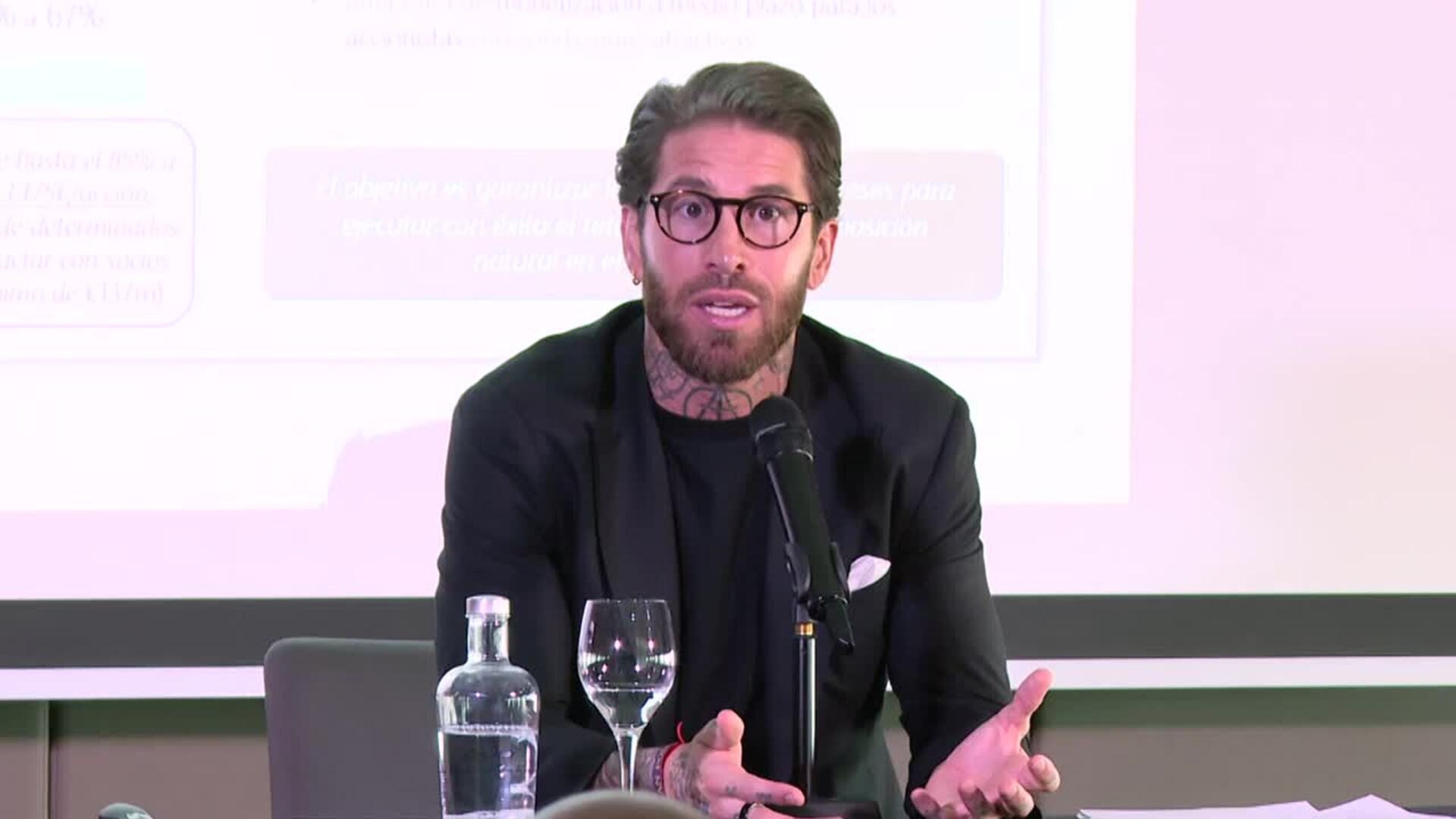 Sergio Ramos: "Queremos seguir negociando la compra del Sevilla, no vengo a estafar"