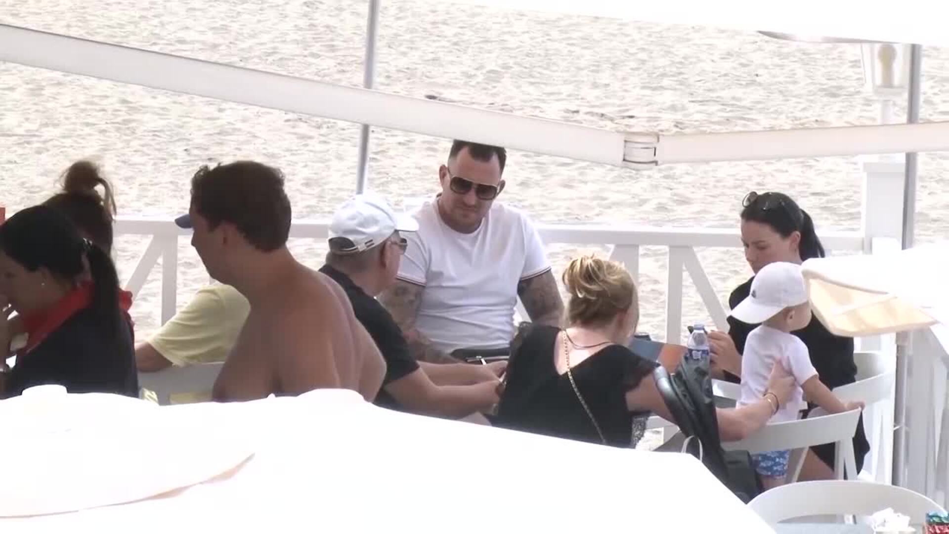 España atrae a 26,6 millones de turistas hasta abril y su gasto se dispara un 6,7%
