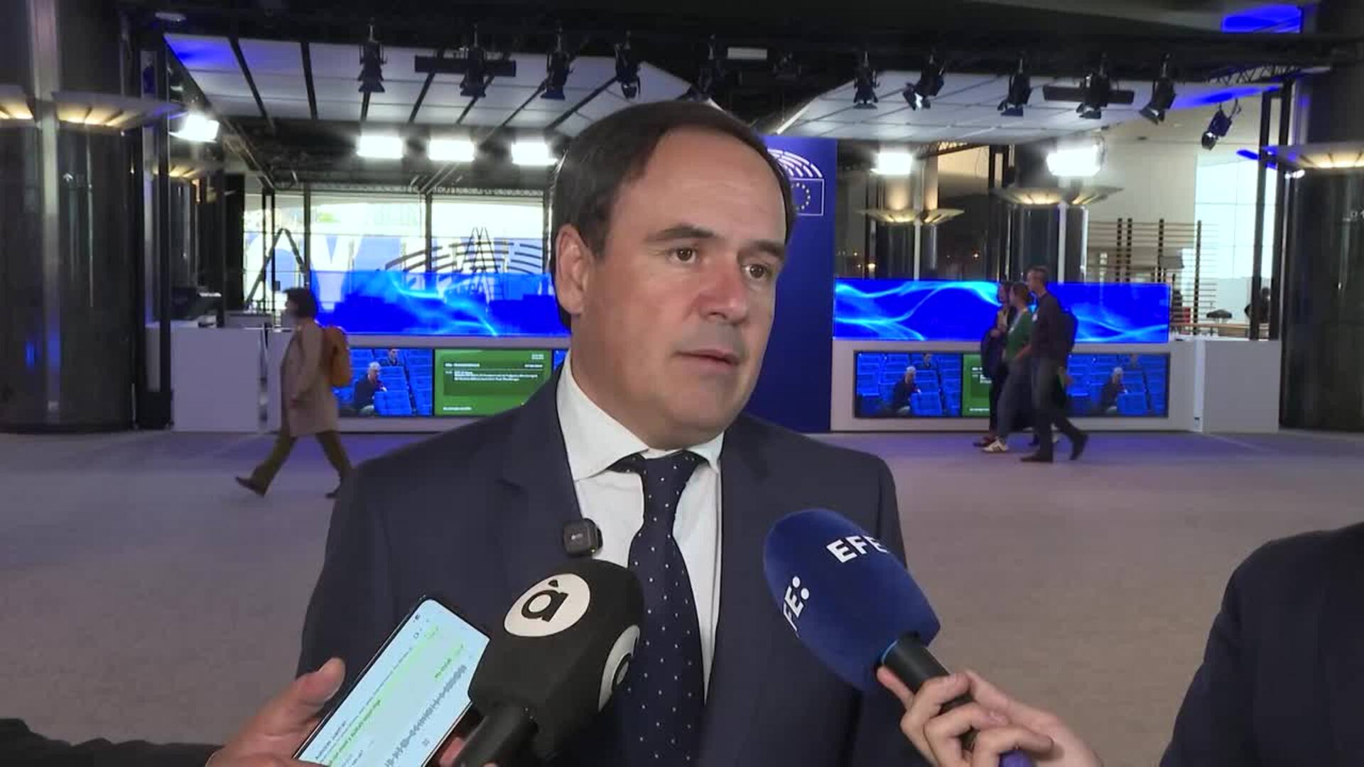 Llorca señala que la nueva propuesta de Educación será "suficiente para desconvocar la huelga"