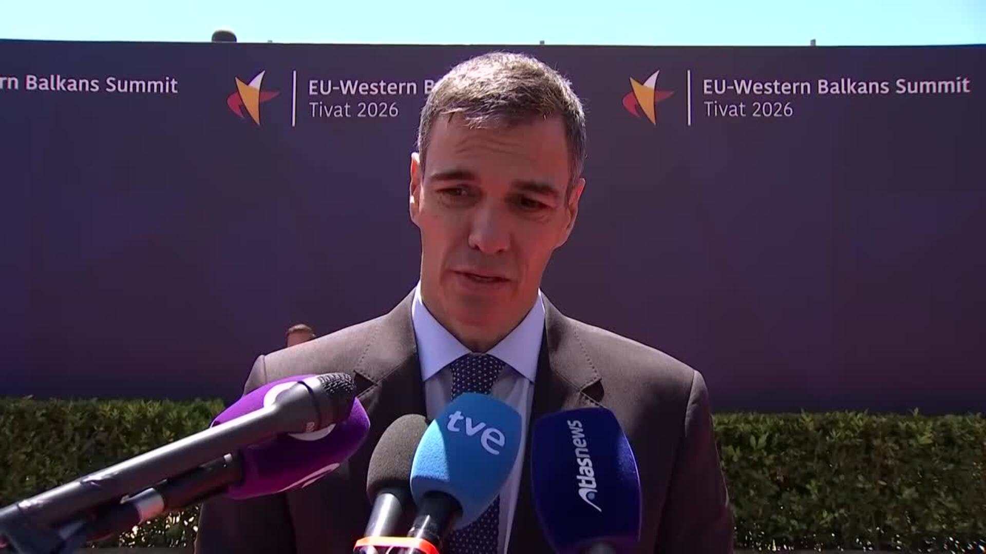 Sánchez se desvincula de "las andanzas" de Leire Díez: "Nunca las hubiera tolerado"