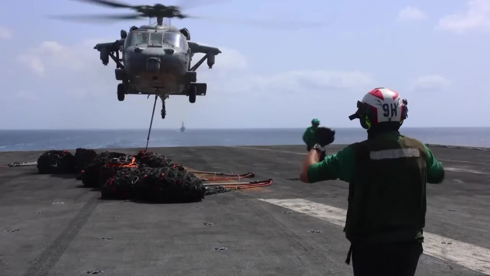EEUU ataca radares en la costa de Irán tras destruir varios drones y misiles
