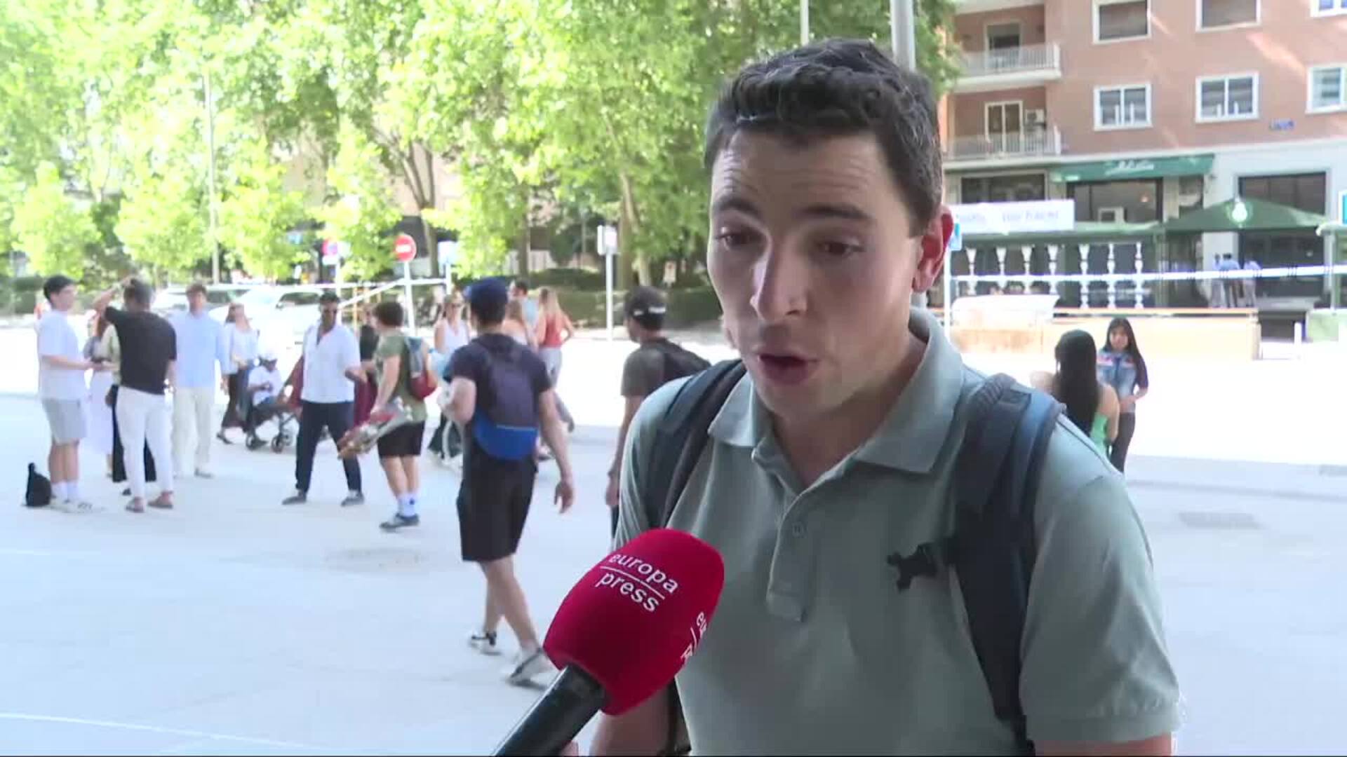 La juventud, "sin prejuicios", "busca llenarse con Jesucristo" en la Vigilia con el Papa