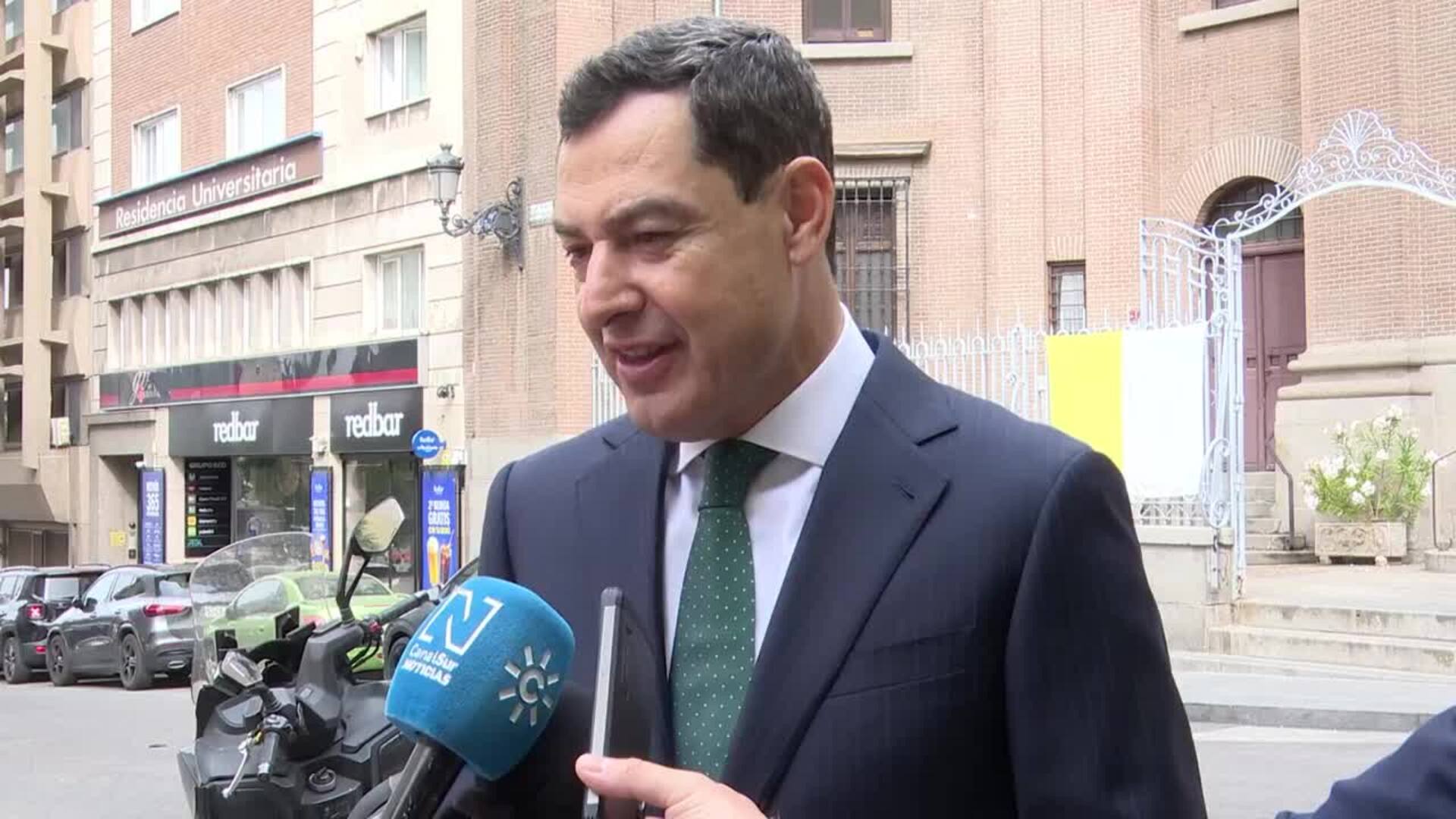 Moreno "ilusionado" con la visita de León XIV y esperaa poder invitarle a Andalucía