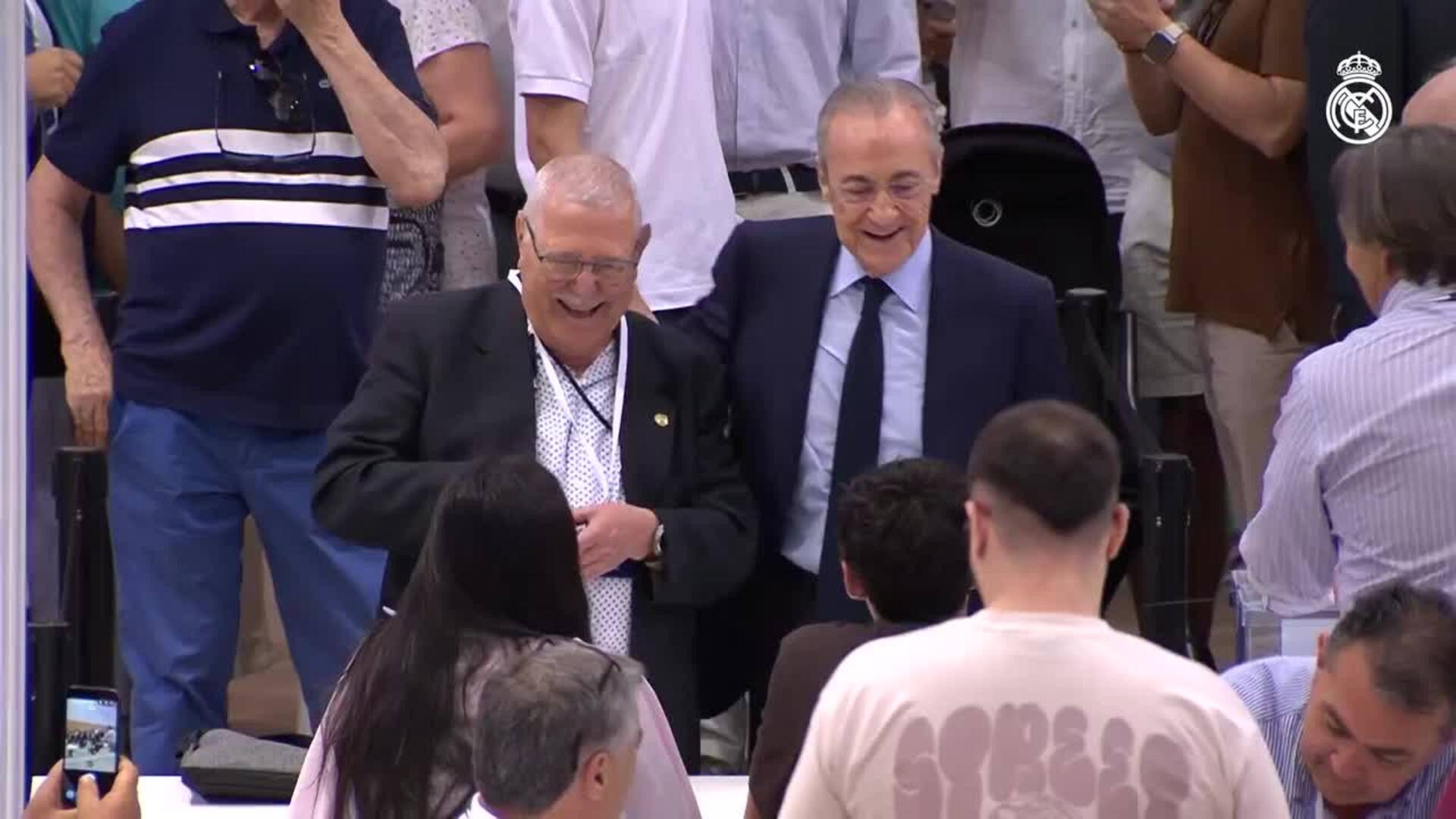 Florentino Pérez vota en Valdebebas