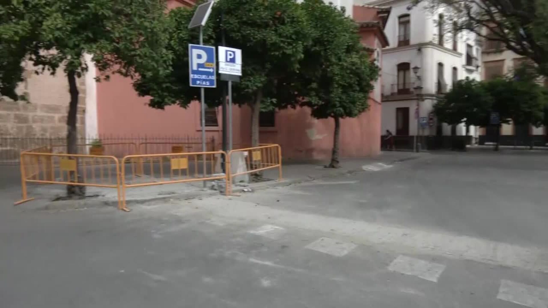 Las obras del tranvibús cortan Escuelas Pías y limitan autobuses en Gonzalo Bilbao