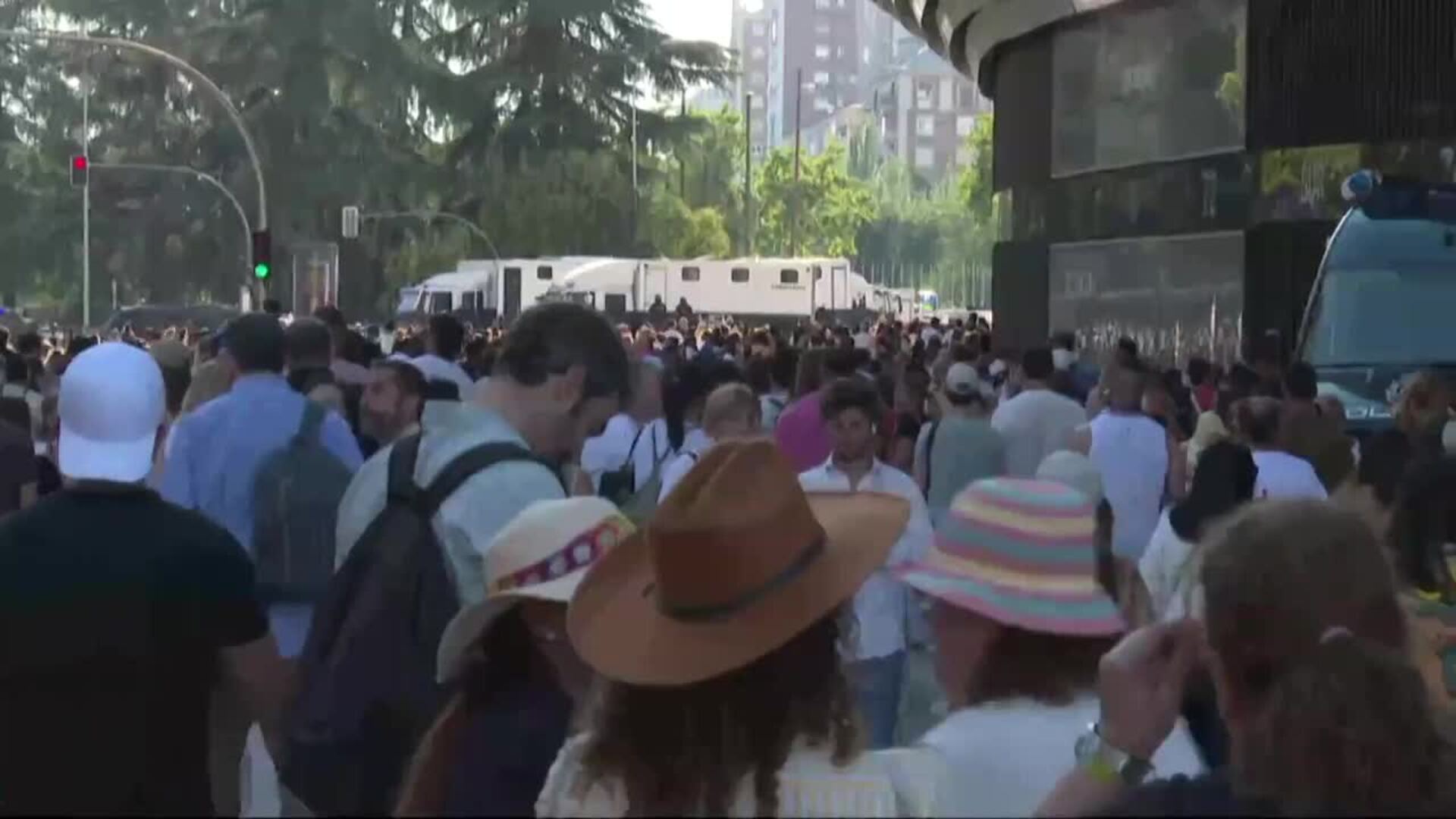 80.000 fieles arropan al Papa León XIV en el Santiago Bernabéu
