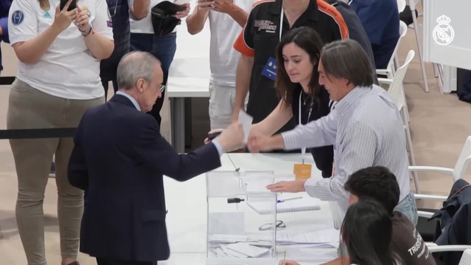 Florentino arranca un nuevo mandato frente al Real Madrid y Riquelme advierte: "No es el final"