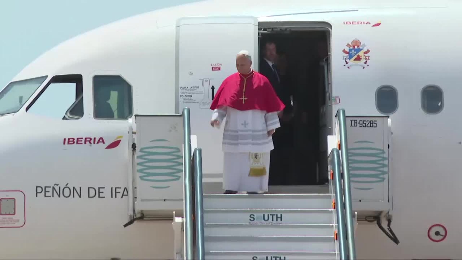 León XIV llega al Aeropuerto de Barcelona después de su paso por Madrid