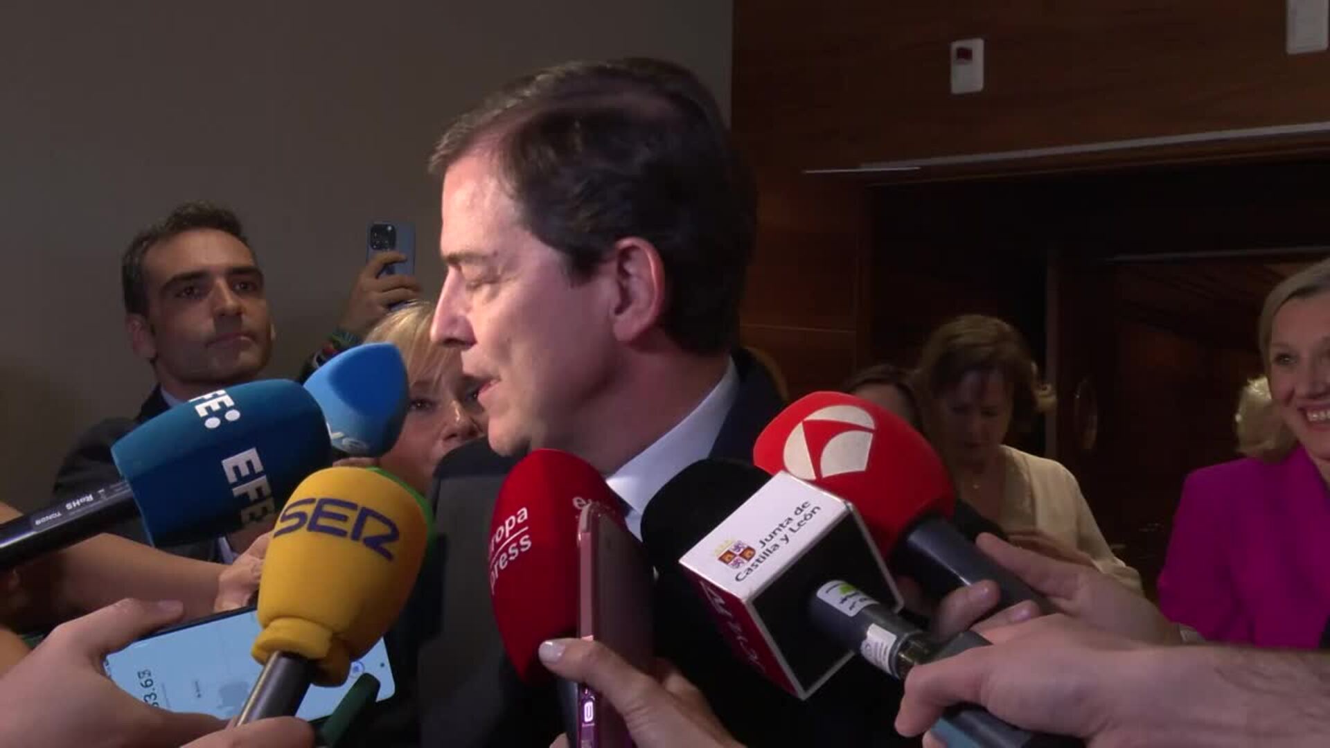 Mañueco, "ilusionado", confía en que este Gobierno lleve a CyL "a sus más altas cotas"