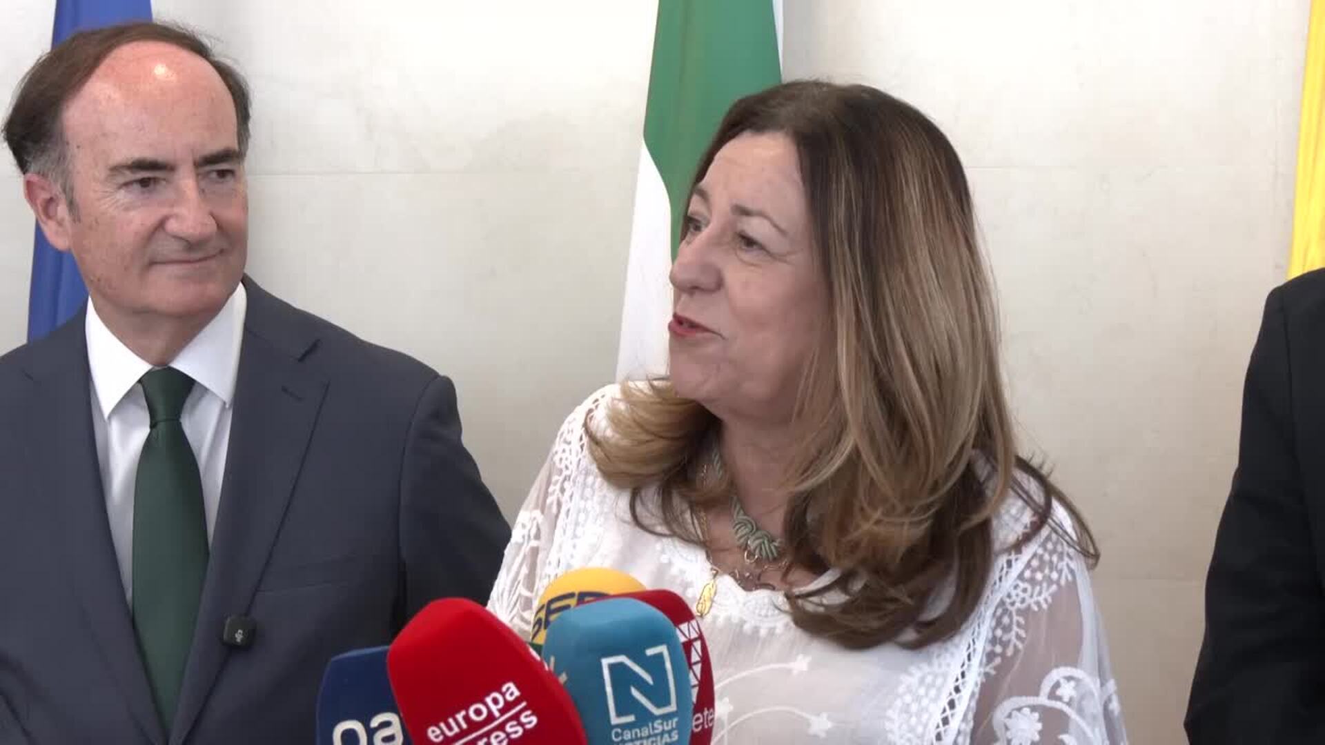 Un total de 16 centros reciben la Bandera Verde por su compromiso con la educación ambiental