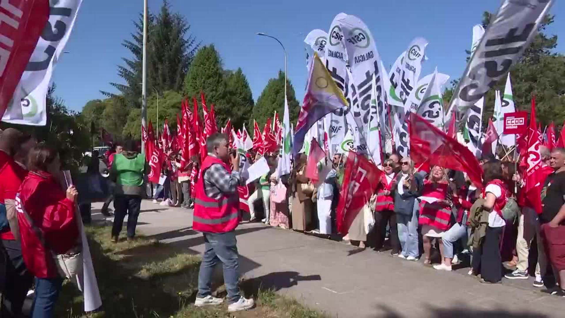 Empleados públicos exigen a la Xunta "una negociación colectiva real y no ficticia"