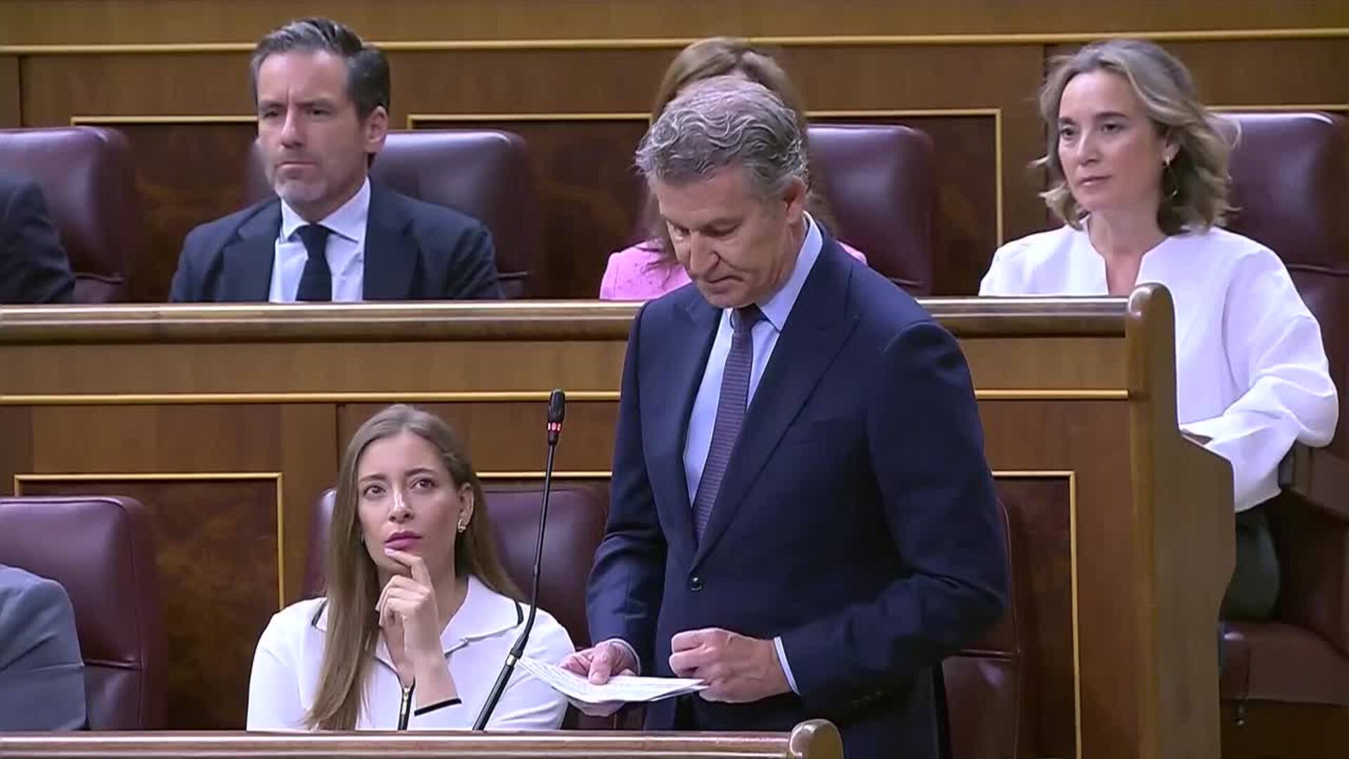 Feijóo pide a Sánchez dimitir por su "gestapillo" y el presidente rechaza lecciones del PP