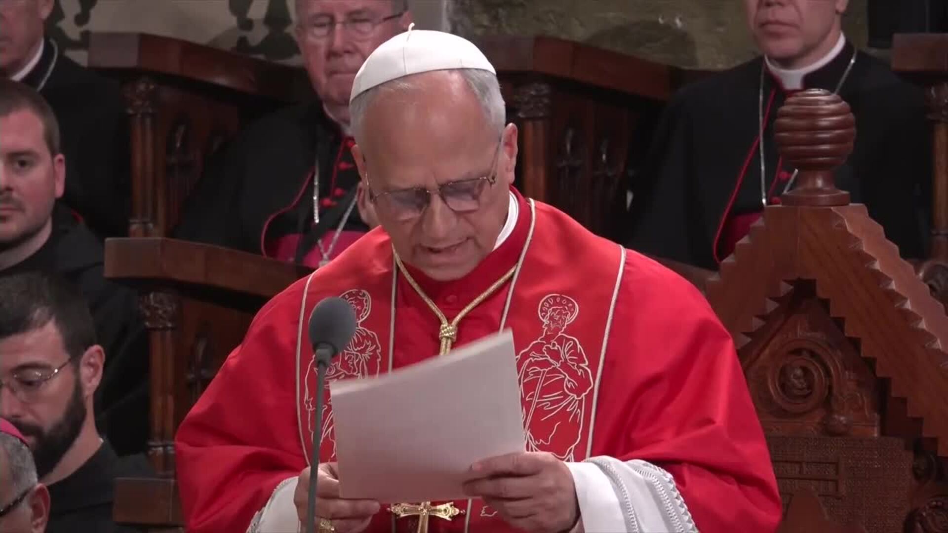 León XIV insta en Montserrat a renunciar a "palabras hirientes y calumnias"
