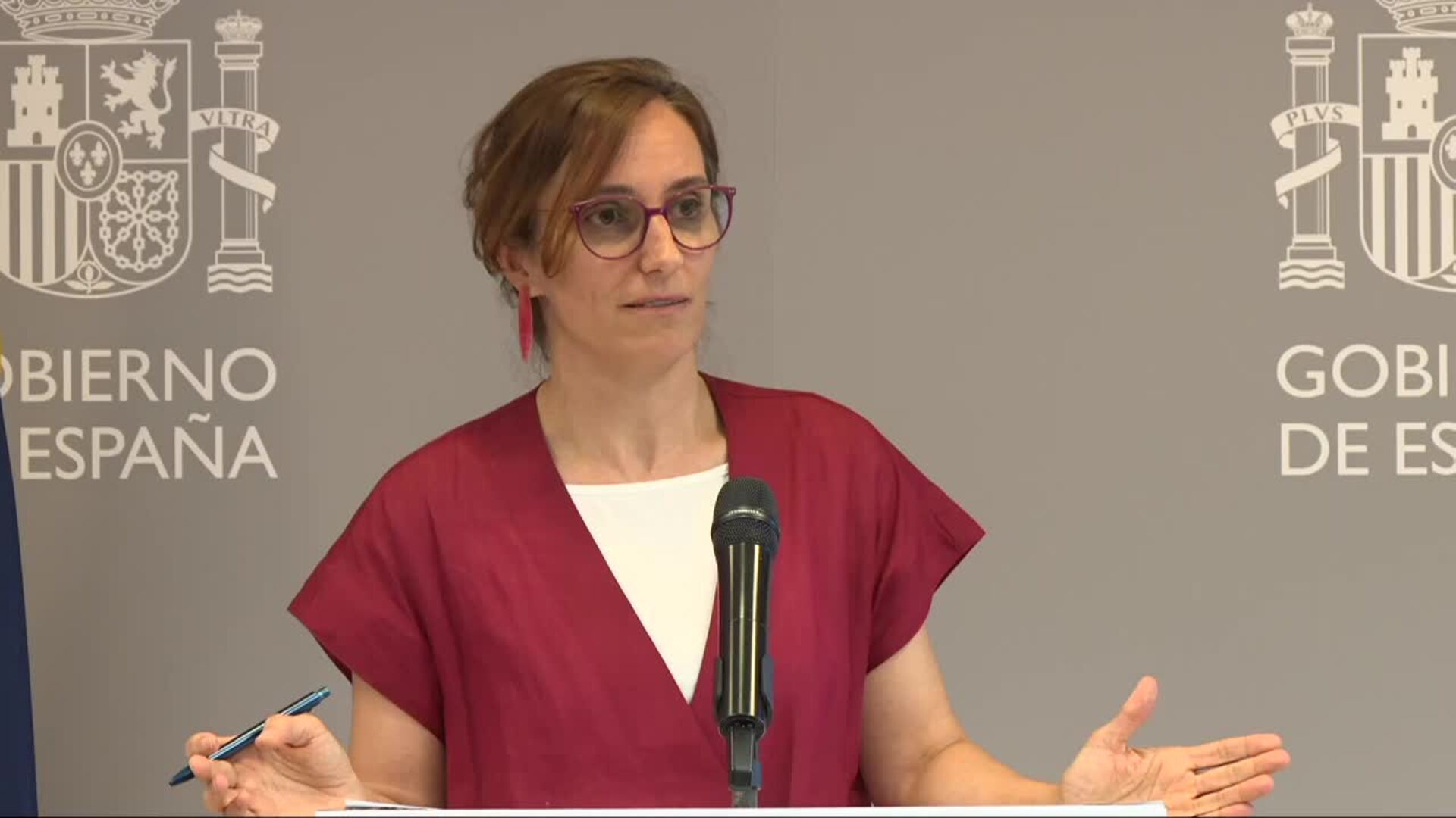 Mónica García acusa a las CCAA de "mirar a otro lado" en la reunión sobre el Estatuto Marco