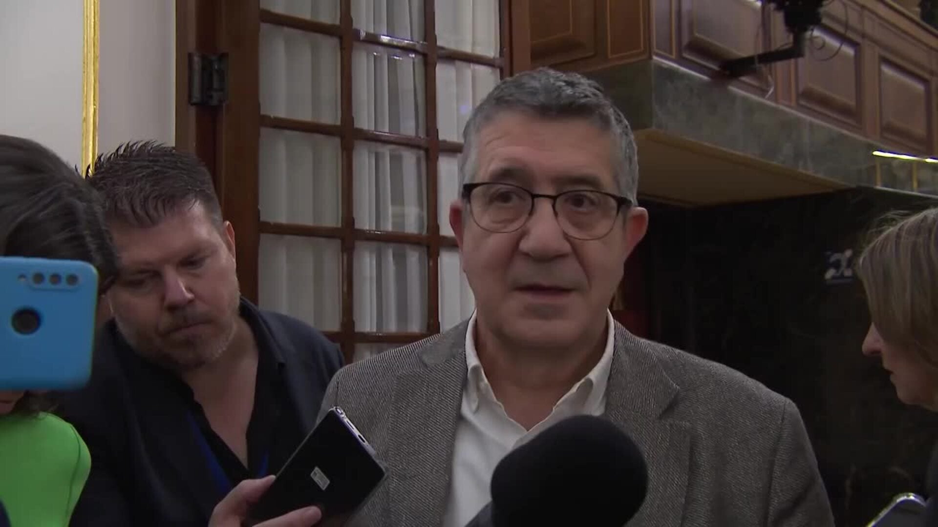 El PSOE asegura que los servicios jurídicos del partido "estudian" si querellarse contra Díez