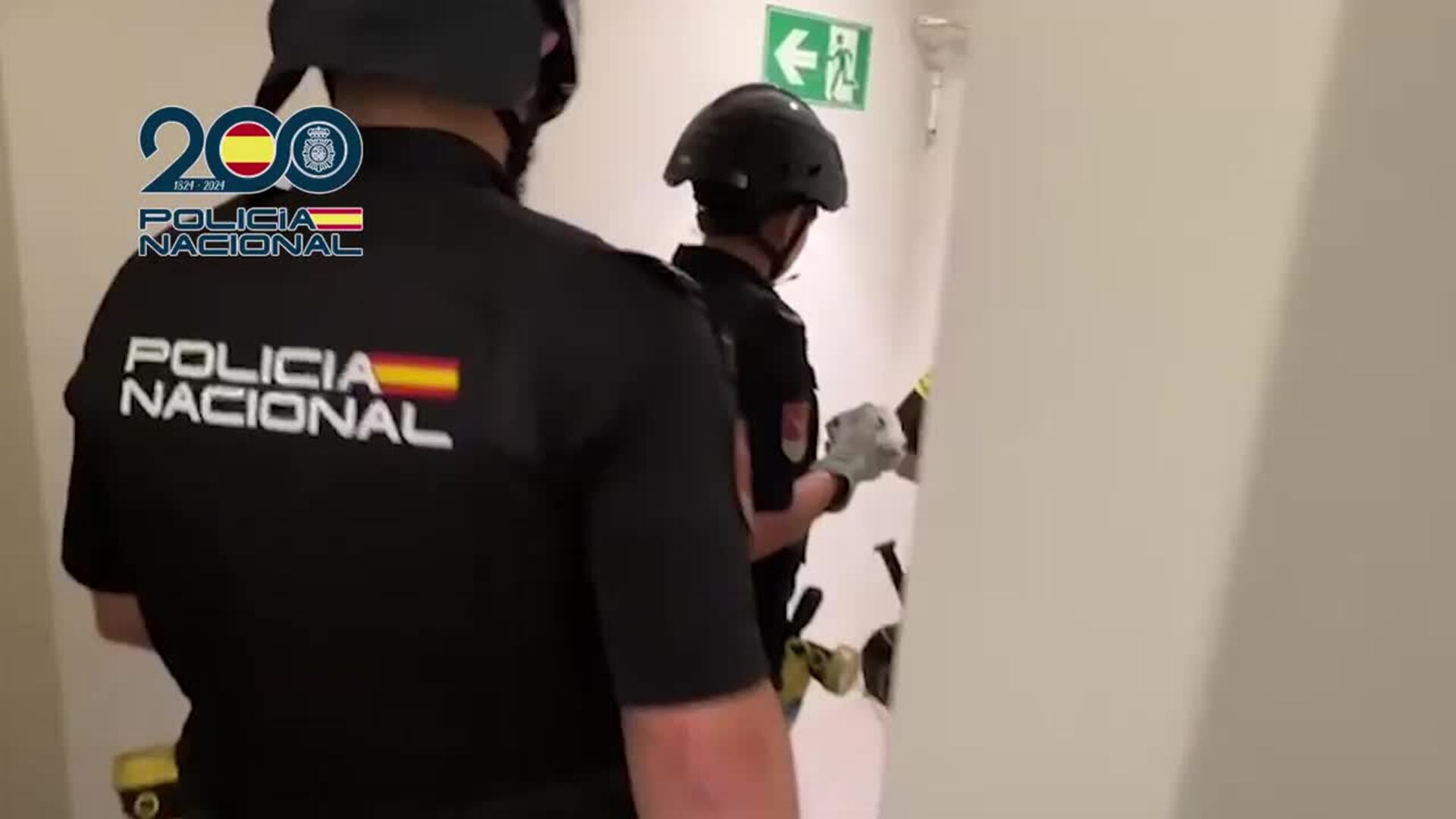 La Unidad Canina y de Subsuelo de la Policía Nacional revisan la Sagrada Familia