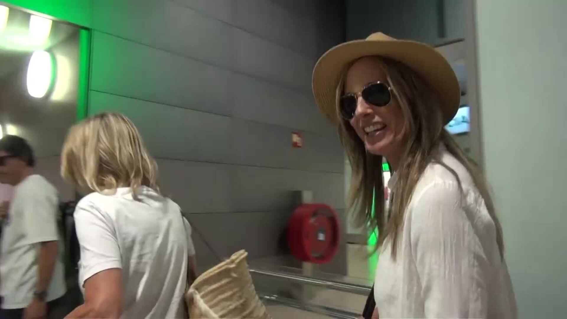 Anita Matamoros, Arancha de Benito y Estefanía Luyk, rumbo a Ibiza para la boda de Makoke