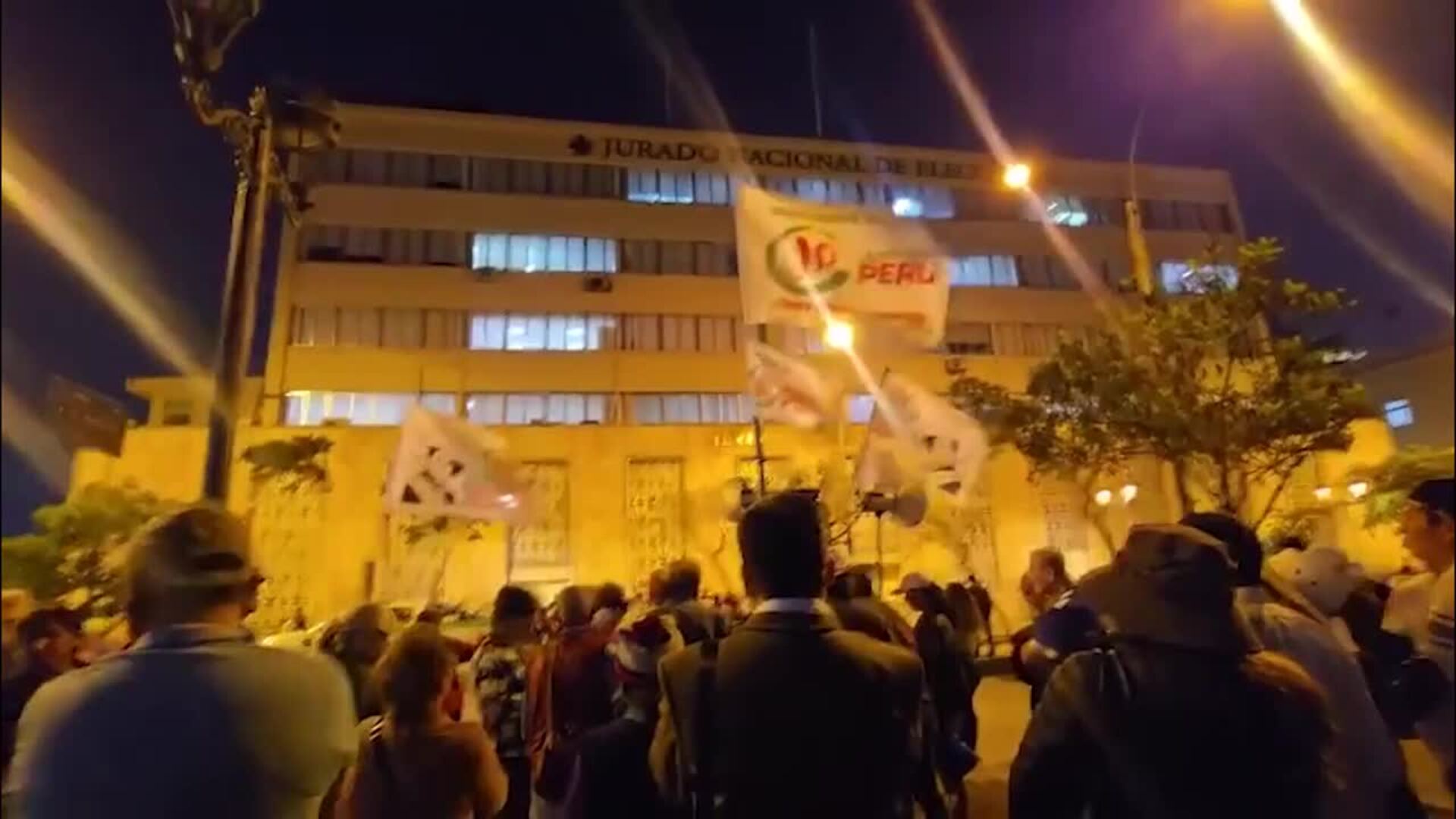 Fujimori se impone a Sánchez en las presidenciales de Perú con un 98,2% escrutado