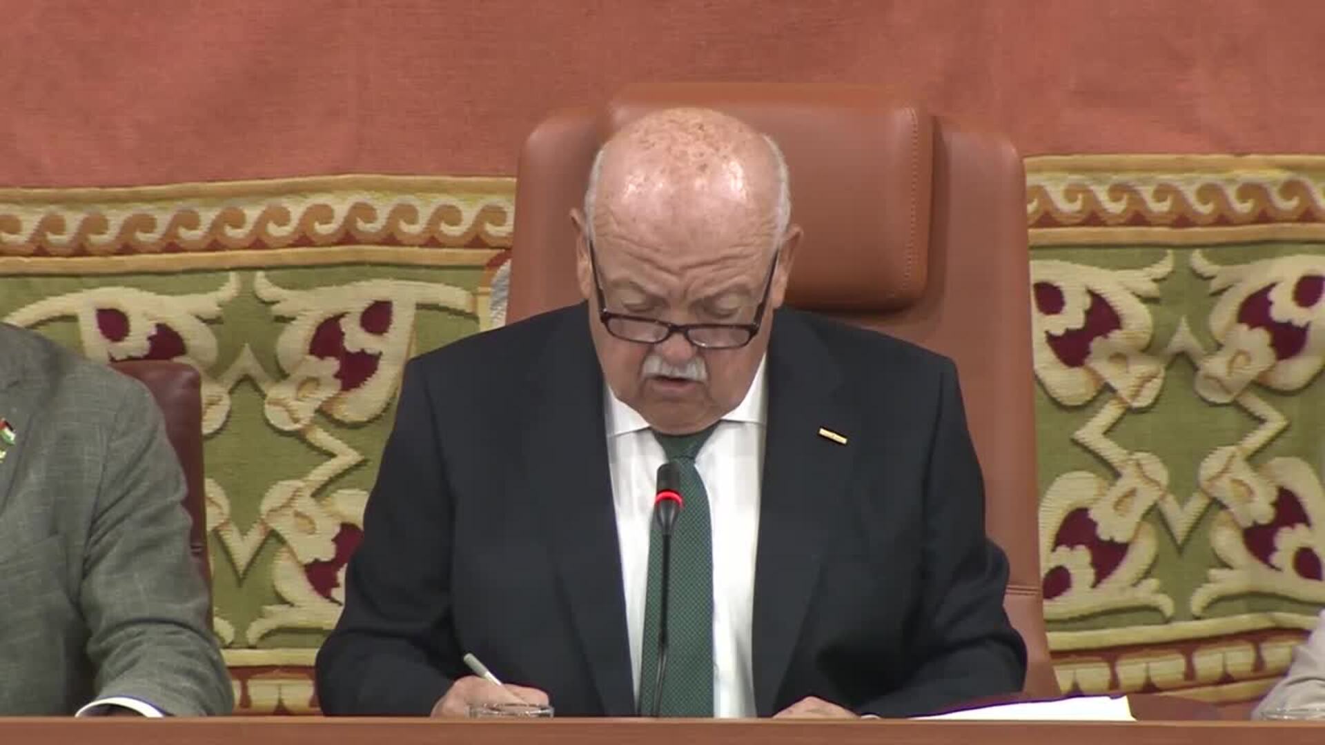 Jesús Aguirre revalida su presidencia del Parlamento andaluz con el apoyo exclusivo del PP