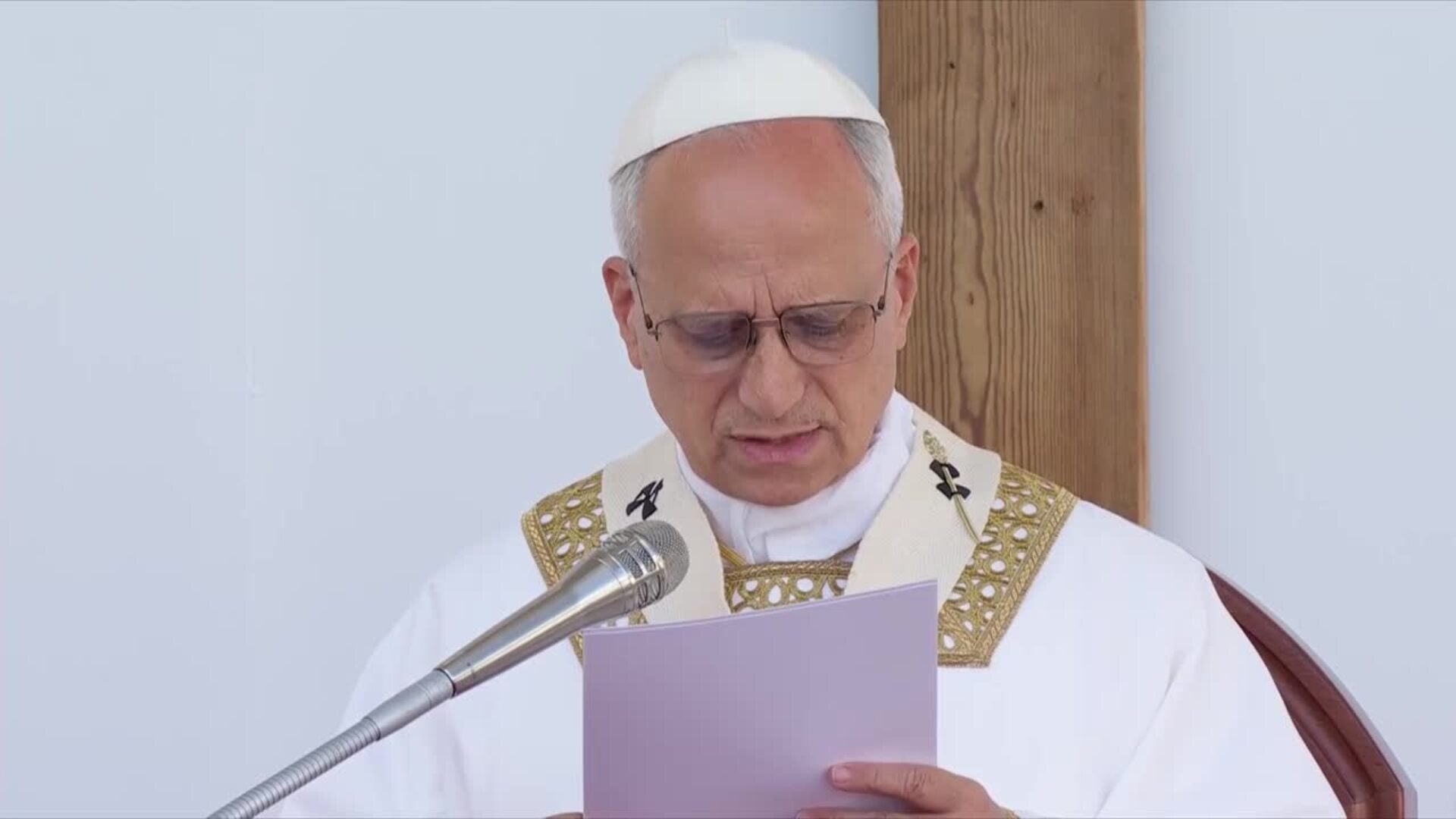León XIV reza por los migrantes que han muerto en el mar y pide "humanidad y misericordia"