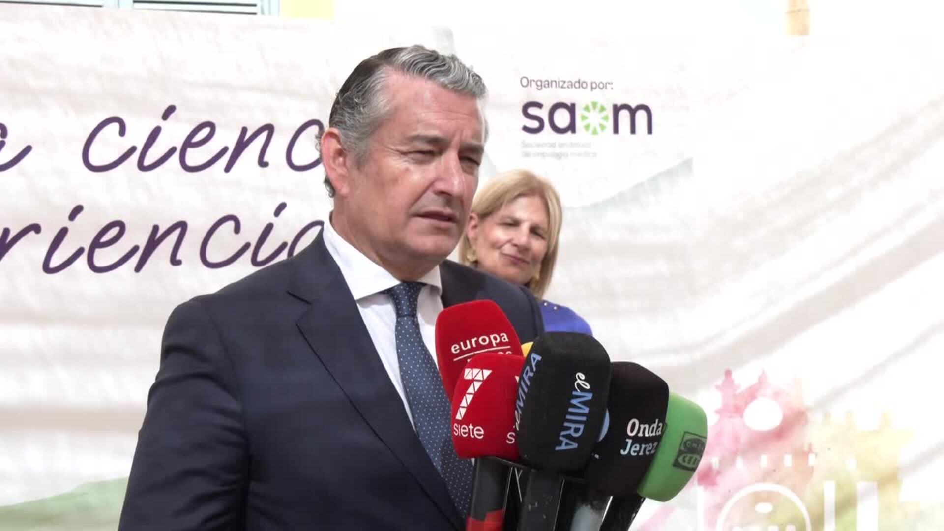Antonio Sanz resalta la labor de oncólogos en innovación y salud en Andalucía