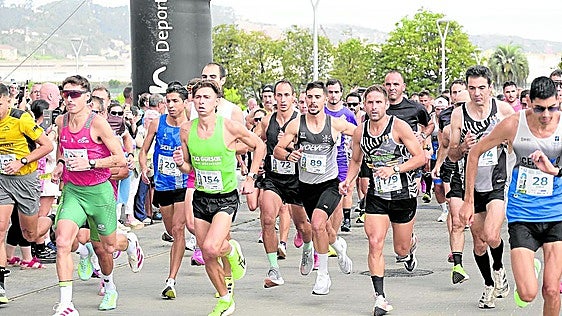 Alejandro Onís no suelta el Cross de la Campa Torres de Gijón