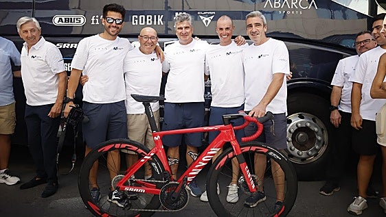 La guardia astur del ganador de la Vuelta a España, Enric Mas