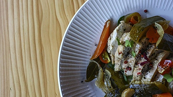 Receta: ensalada de pitu y verduras escabechadas