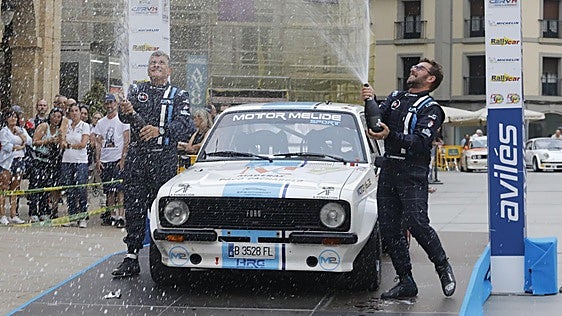 Pasión en Avilés por los coches clásicos: las fotos del rallye
