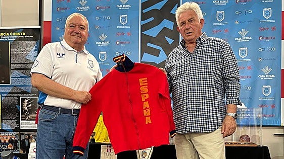El balonmano asturiano recupera su memoria en la Feria de Muestras