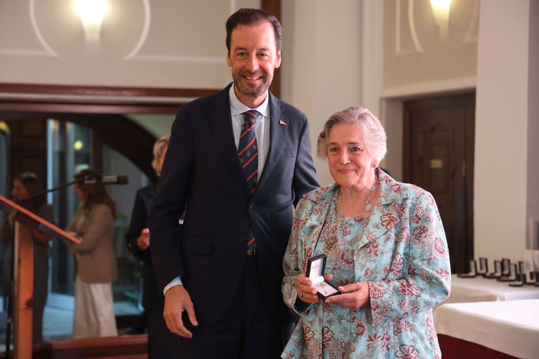 El Club de Regatas de Gijón homenajea a 10 socias de honor