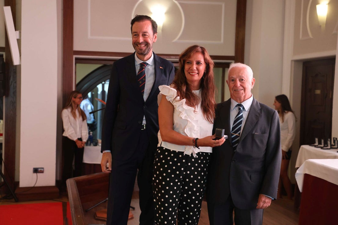 El Club de Regatas de Gijón homenajea a 10 socias de honor