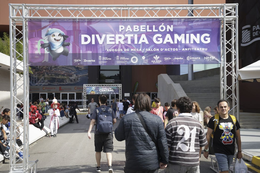 La CometCon sigue su curso en Gijón